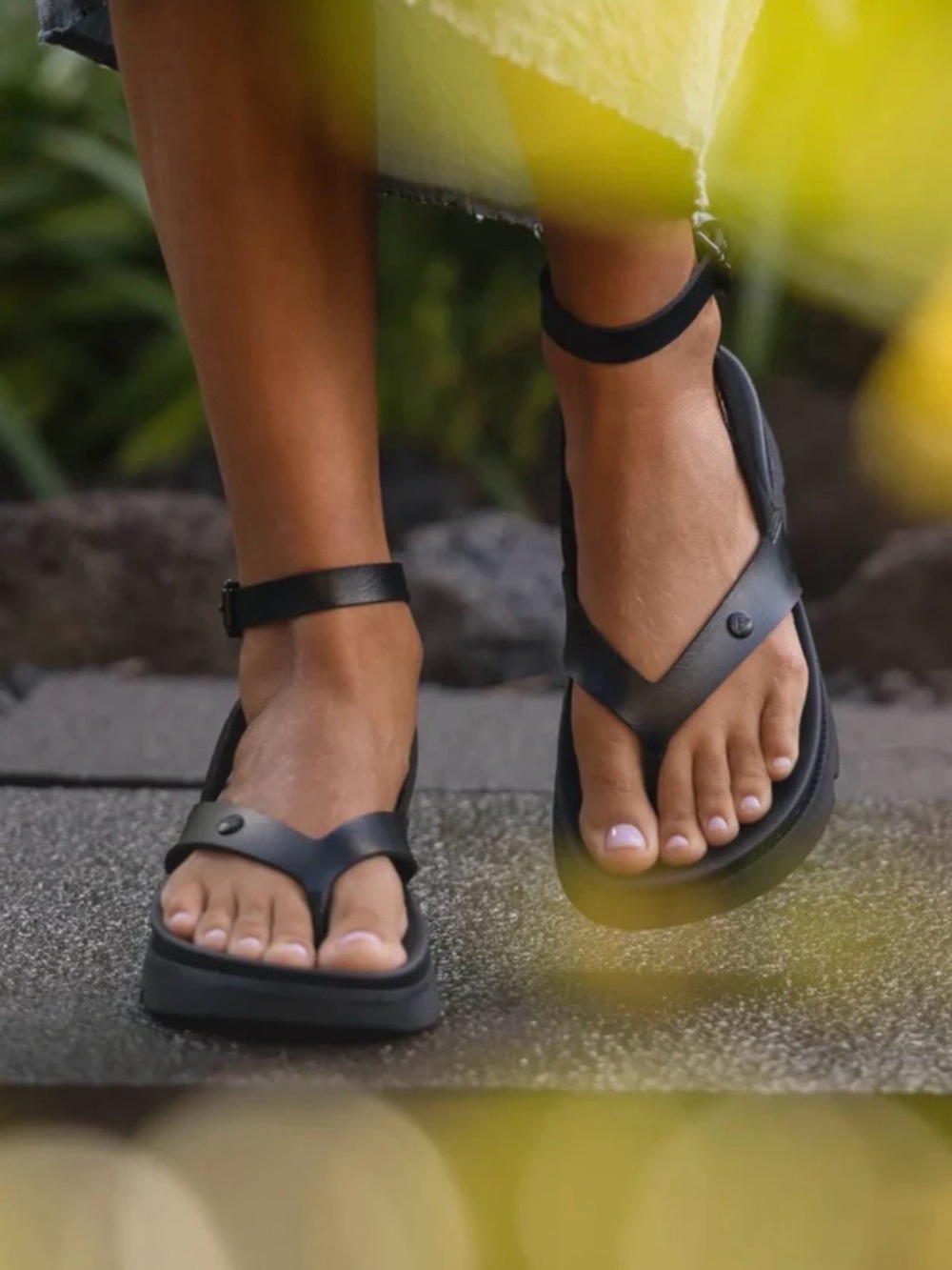 New Women’s Reef Luxe Sierra Black Comfort Sandals